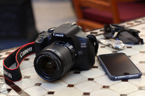 Canon 1300D 18-55 IS II Lensli DSLR Fotoğraf Makinesi