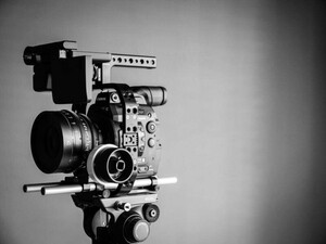 Canon - Canon CN-E 35mm T1.5 L F Cine Lens (1)