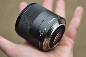 Canon EF-M 32mm f/1.4 STM Lens - Thumbnail