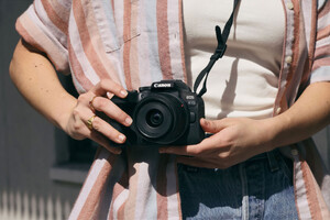 Canon EOS R10 Content Creator Kit - Thumbnail