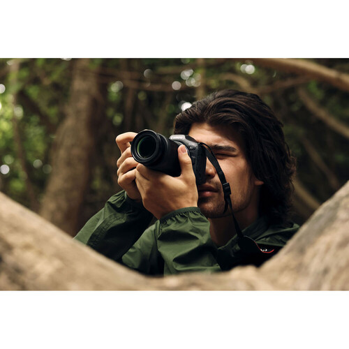 Canon EOS R7 75-300mm f/4-5.6 Lens Kit
