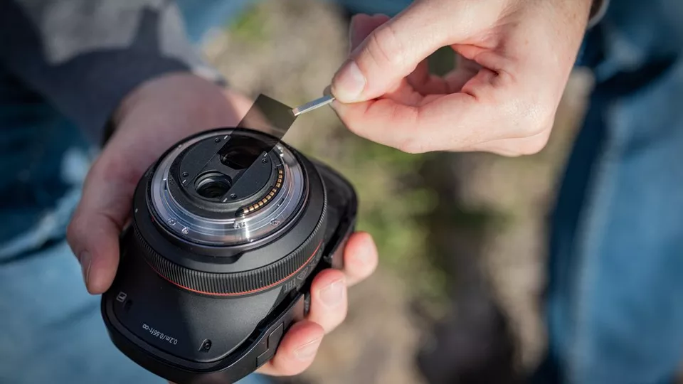Canon RF 5.2mm f/2.8L Dual Fisheye 3D VR Lens - Thumbnail