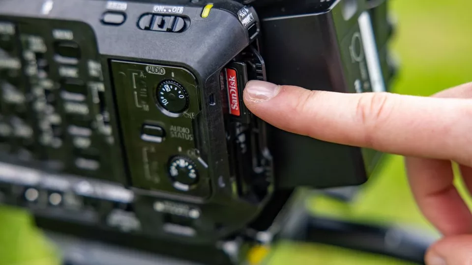 Canon XF605 Profesyonel Video Kamera - Thumbnail