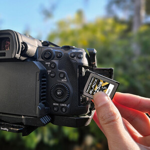 Delkin 325GB Black CFexpress Type-B 4.0 Hafıza Kartı - Thumbnail