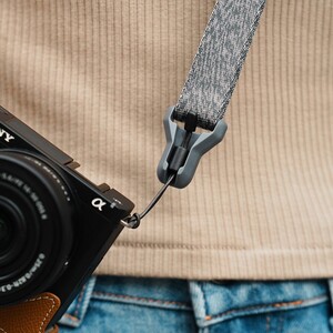 FALCAM Maglink Lite V2 Manyetik Quick Release Fotoğraf Makinesi Askısı Gri - M00B5102 - Thumbnail