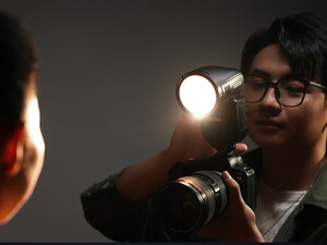 Godox V100 Yuvarlak Kafa Flaşı (FujiFilm) - Thumbnail