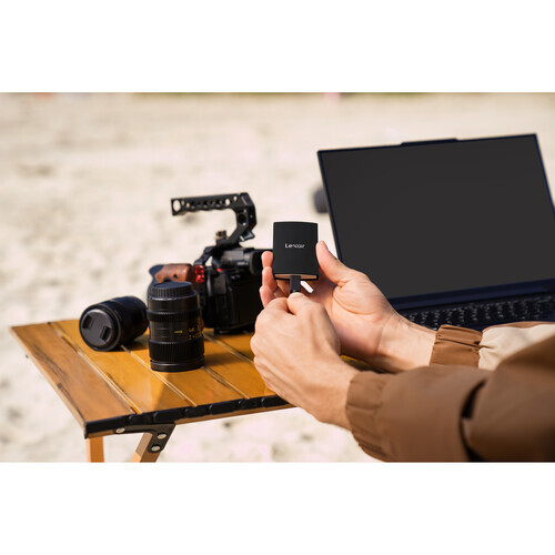 Lexar 2TB ARMOR 700 USB 3.2 Gen 2x2 Taşınabilir SSD (Siyah)