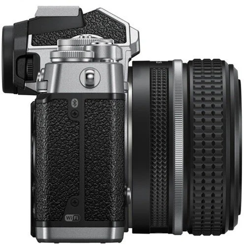 Nikon Z fc + 28mm f/2.8 SE Kit (Silver) ( 8250 TL Para İadesi )