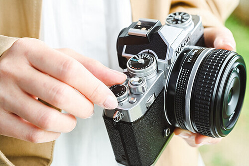 Nikon Z fc + 28mm f/2.8 SE Kit (Siyah) ( 8250 TL Para İadesi )