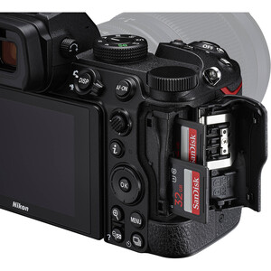 Nikon Z5 Body + 24-200mm Lens Kit - Thumbnail