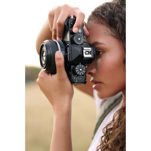 Nikon Zf + 40mm f/2 (SE) Lens Aynasız Kamera Kiti ( 11000 TL Para İadesi )