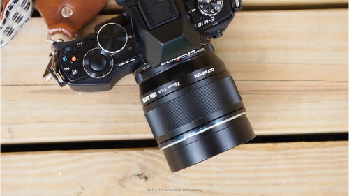 Olympus 75mm f/1.8 MFT Lens (Siyah)