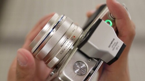 Olympus M.Zuiko Digital 17mm f/1.8 Lens Gümüş