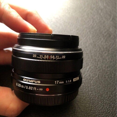 Olympus M.Zuiko Digital 17mm f/1.8 Lens Siyah
