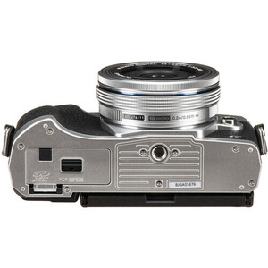 Olympus OM-D E-M10 Mark IV 14-42mm Lens Kit (Gümüş) - Thumbnail