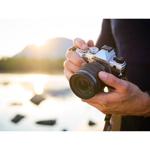 OM SYSTEM OM-5 Gümüş Aynasız Fotograf Makinesi