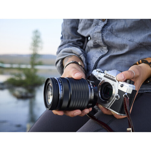 OM SYSTEM OM-5 Gümüş Aynasız Fotograf Makinesi