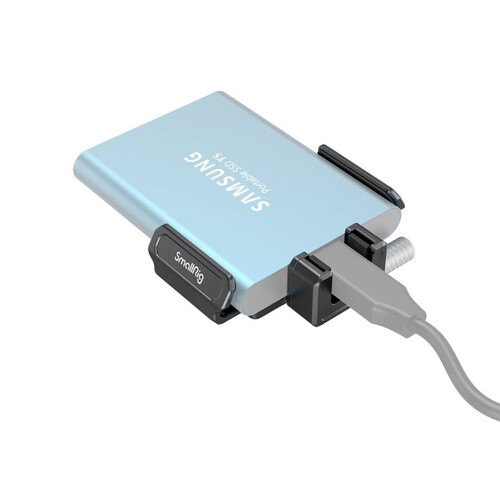 SmallRig BMPCC 6K PRO için T5 / T7 SSD Tutucu 3272