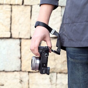 SmallRig - SmallRig PSW2398 Kamera Bilek Kayışı