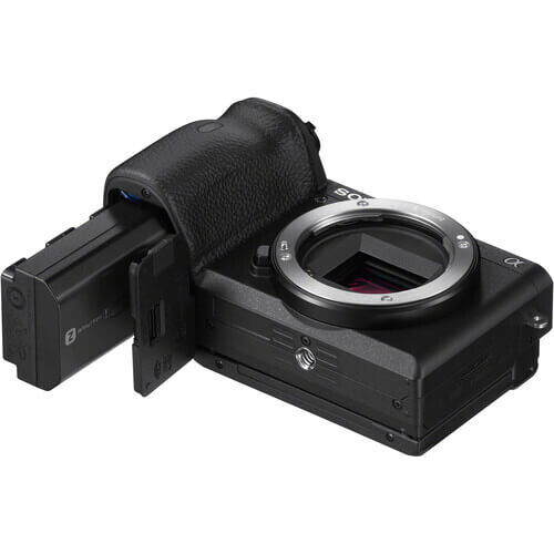 Sony A6600 18-135mm f/3.5-5.6 OSS Lensli Kit