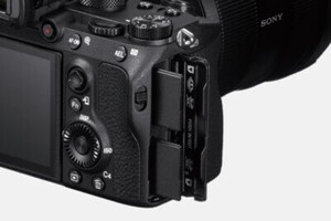 Sony A7R III A Body Aynasız Fotoğraf Makinesi - Thumbnail