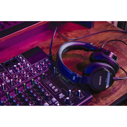 Sony MDR-M1 Closed-Back Referans Kulaklık