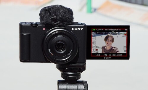 Sony ZV-1F Dijital Vlog Fotoğraf Makinesi + GP-VPT2BT Çekim Kolu