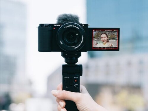Sony ZV-E10 Değiştirilebilir Lensli Vlog Kamerası (Body)