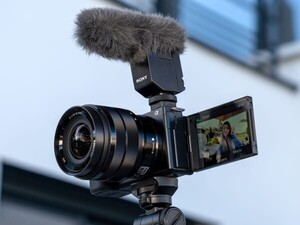 Sony ZV-E10 Değiştirilebilir Lensli Vlog Kamerası (Body) - Thumbnail