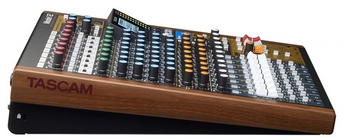 Tascam Model 12 Mikser & Dijital Kayıt Cihazı