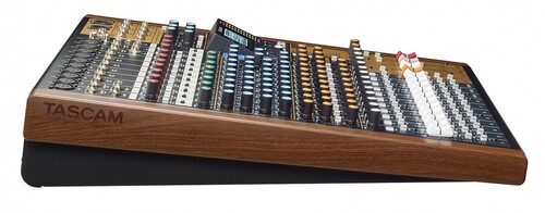 Tascam Model 16 Mikser & Dijital Kayıt Cihazı