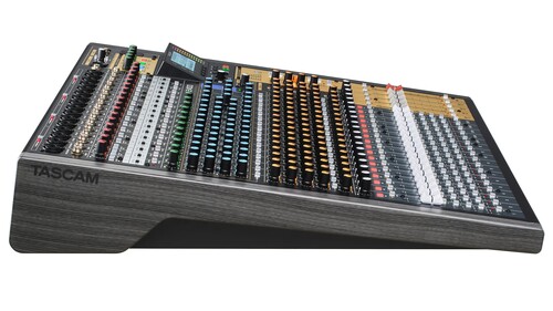 Tascam Model 2400 24 Kanallı Ses Mikseri