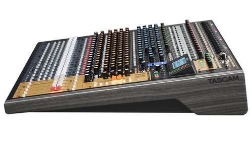 Tascam Model 2400 24 Kanallı Ses Mikseri