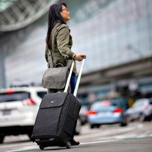 ThinkTank Airport Advantage™ XT Tekerlekli Kamera Çantası (Black) - Thumbnail