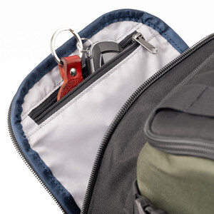 ThinkTank DarkLight™ 14L Kamera Sırt Çantası — Montane Green - Thumbnail