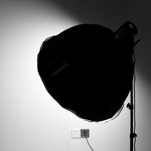 Yongnuo YN16-80 Parabolic Bowens Softbox 80cm - Thumbnail