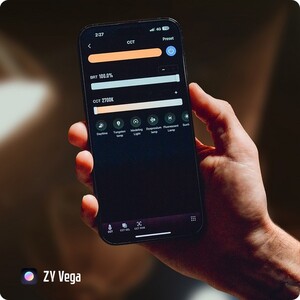 Zhiyun Molus G300 LED Monolight - Thumbnail